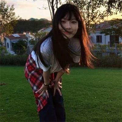 踉跄女孩